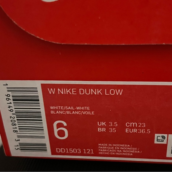 I received them as a gift.  Wrong size.  still in their StockX box.  Y4. - Picture 3 of 3